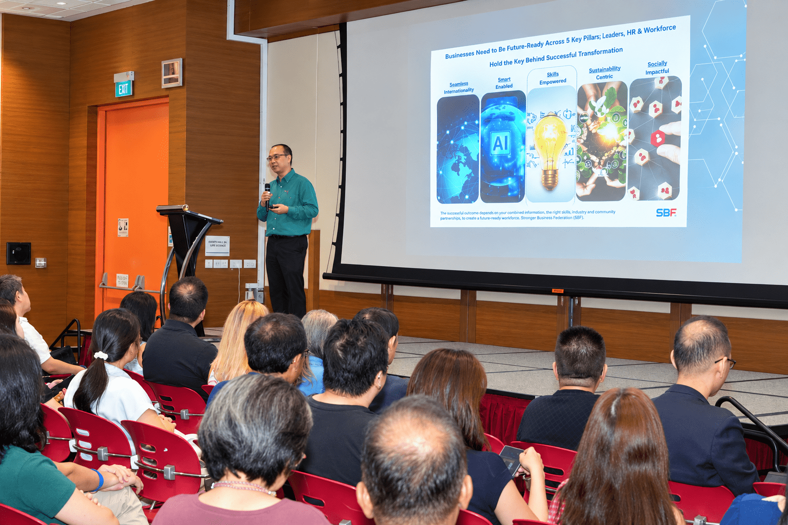 Mr. Teo Soon Sin, Head of the Jobs Skills Integrator Programme Office at the Singapore Business Federation (SBF), shares insights with participants.